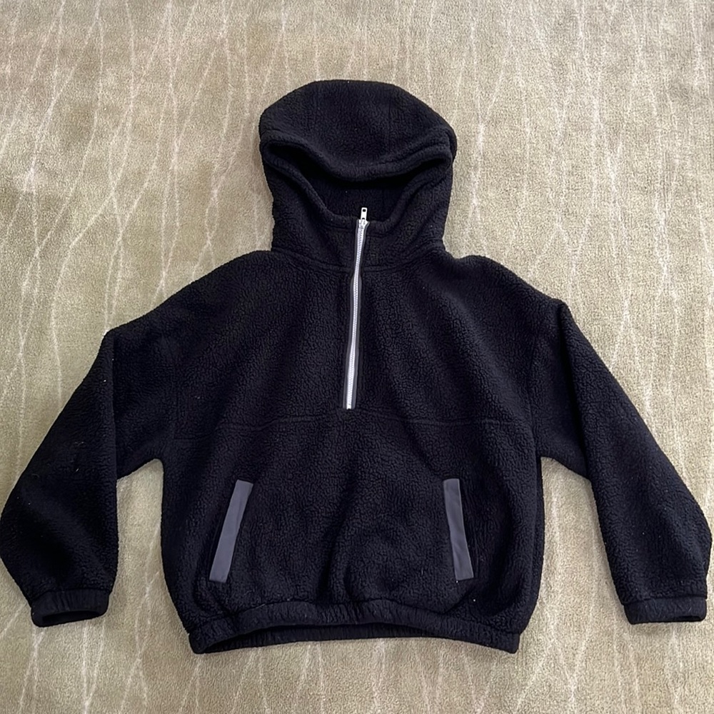 Gap fuzzy cropped half-zipped jacket